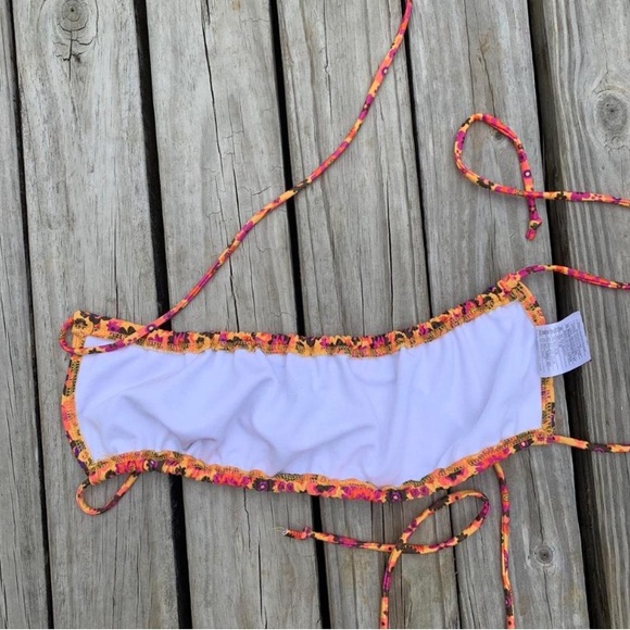 Bikini top & sarong - Picture 6 of 7